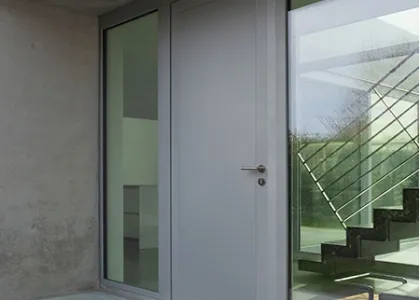 Drewniane drzwi zewnętrze