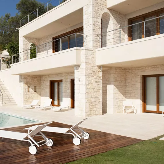 Okna drewniane dla domów jednorodzinnych